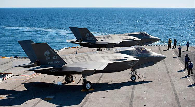 Tuy nhiên, tàu không có hệ thống máy phóng (catapult) hoặc dốc nghiêng (ski-jump) để có thể vận hành máy bay cánh bằng, vì thế tiêm kích F-35B sẽ phải cắt giảm nhiên liệu và vũ khí một chút để có thể cất cánh dễ dàng.