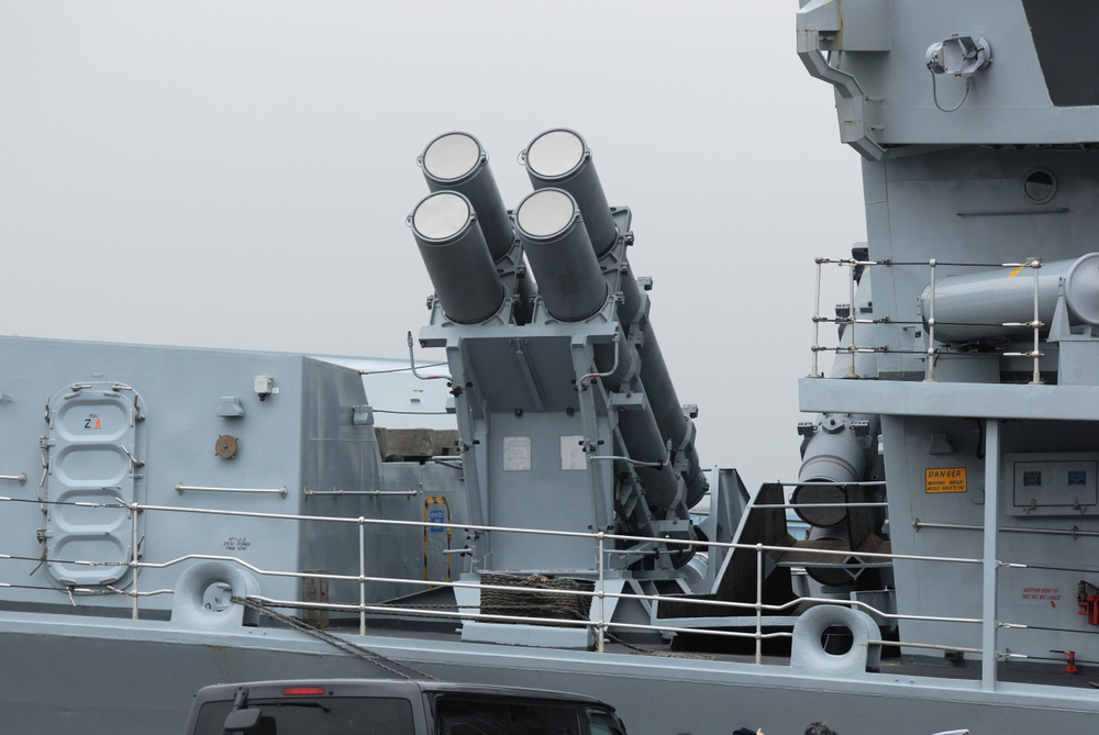 Phiên bản có tầm bắn lớn nhất của Harpoon, với tầm bắn lên tới 220 km, lại cần tới cơ cấu phóng trên không. Với sức mạnh của không quân Ukraine hiện tại, việc triển khai loại tên lửa này là gần như bất khả thi.