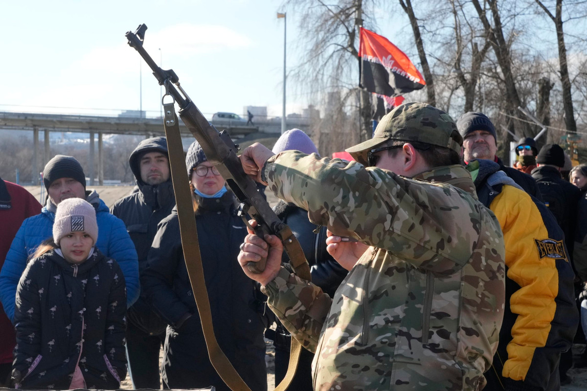 Theo giới quan sát, nếu Nga có ý định tấn công Ukraine, Moscow cũng sẽ giữ bí mật tuyệt đối và truyền thông phương Tây chỉ biết được về cuộc tấn công này, sau khi nó đã xảy ra.