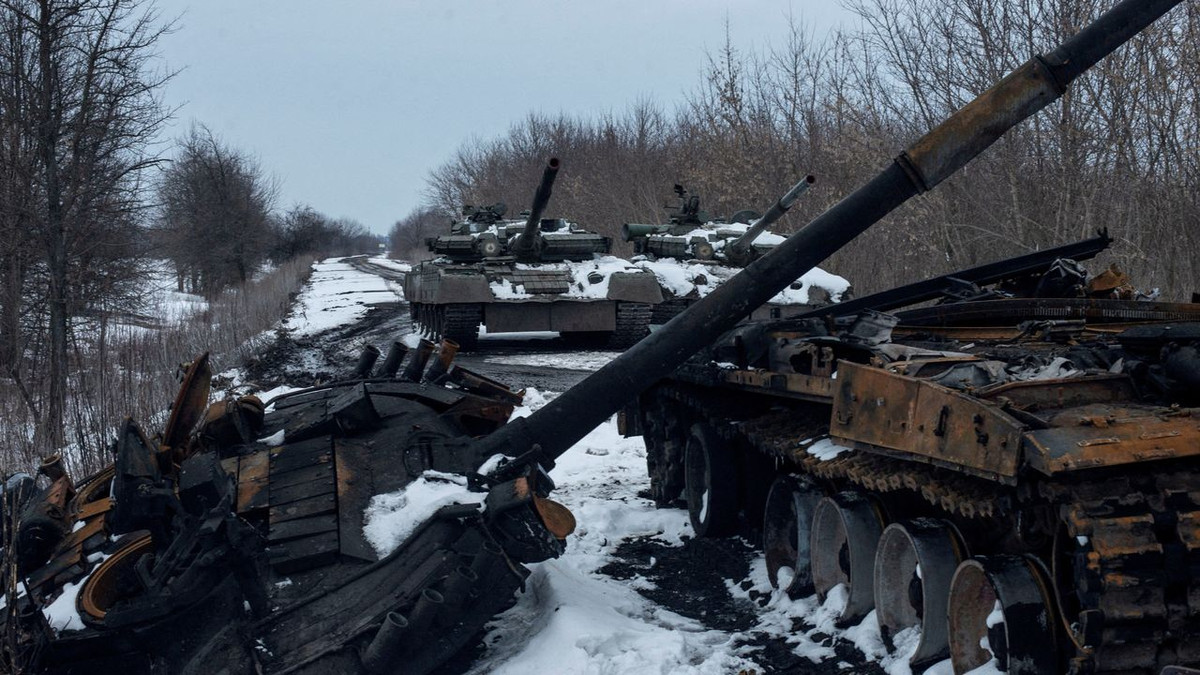 Trong giai đoạn đầu của cuộc xung đột Nga - Ukraine, có vẻ như binh lính Ukraine đã tận dụng triệt để cách thức đơn giản này, để tiêu diệt nhiều xe tăng Nga. Tuy nhiên, đoàn xe dài 62 km của Nga dường như không hề bị tổn thương trong suốt thời gian chúng xuất hiện gần sân bay Hosmotel.