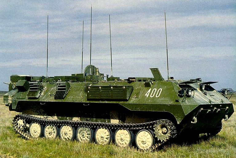 Nhiệm vụ của các loại phương tiện này là tiếp nhận thông tin liên lạc từ sở chỉ huy, truyền tải thông tin liên lạc về từng phương tiện trong đoàn và phản hồi lại sở chỉ huy. Thiếu chúng, đoàn xe sẽ khó có thể hiệp đồng để thoát khỏi cuộc phục kích.