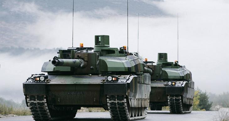 Về hệ thống phòng vệ, AMX-56 được thiết kế với giáp đa lớp kết hợp giữa thép, titan và kim loại siêu cứng tungsten, giúp chống được cả đạn xuyên giáp.