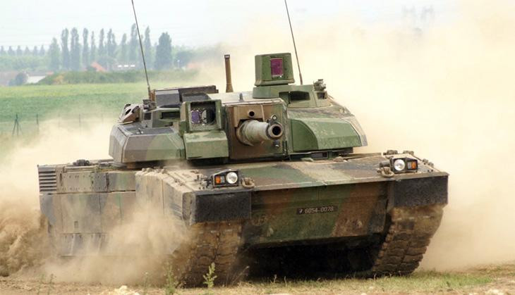 AMX-56 cũng được trang bị hệ thống phòng vệ GALIX gồm 9 ống phóng lựu lắp 2 bên hông tháp pháo.