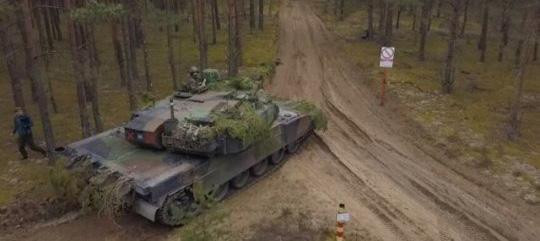 Nhiều chuyên gia phân tích quân sự cho rằng, AMX-56 của Pháp đang đứng vào tốp đầu các dòng xe tăng uy lực nhất của phương Tây.