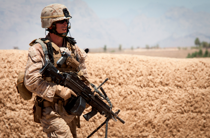 Truyền thông Mỹ cũng cho biết, tháng 12 vừa rồi quân đội Mỹ đã bắt đầu tiến hành cho giải ngũ với các trường hợp quân nhân từ chối tiêm vaccine COVID-19. Ít nhất đã có 200 lính thủy quân lục chiến xuất ngũ do từ chối tiêm vaccine.