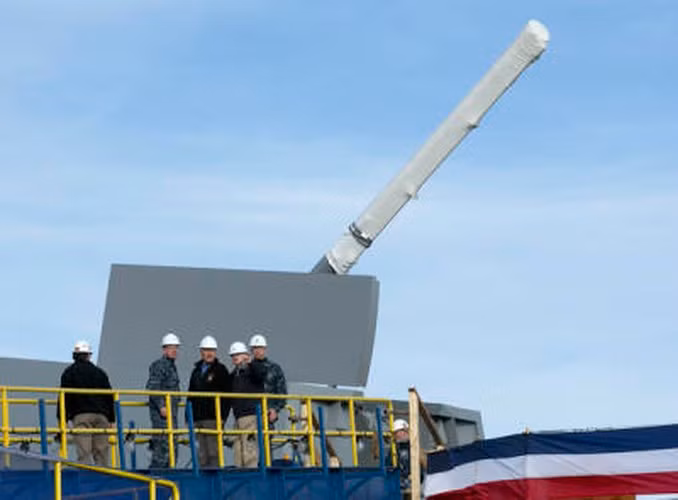 Mặc dù vậy, các tính toán trên chỉ mang tính lý thuyết. Còn hiện tại, khu trục hạm Zumwalt được cho là đang không có bất cứ một viên đạn pháo loại LRLAP nào trong kho chứa.