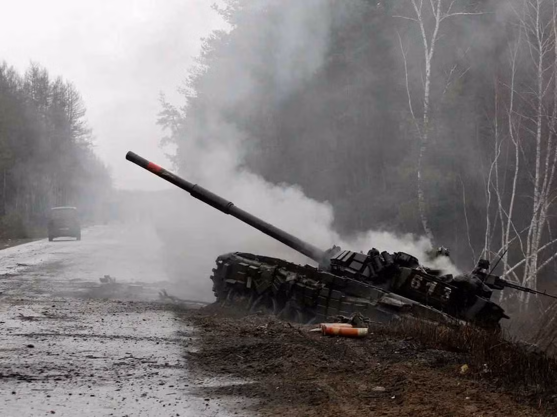 Với những loại tên lửa dẫn đường chủ động, kích thước to nhỏ của xe tăng là điều không quan trọng. Đặc biệt như những loại tên lửa chống tăng Javelin - có độ chính xác đủ để đánh trúng một chiếc xe hơi cỡ nhỏ ở khoảng cách tối đa.