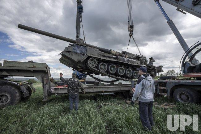 Theo giới chức quân sự Ukraine, đánh giá theo cường độ hỏa lực được ghi nhận trên chiến trường, lượng dự trữ đạn pháo 203 mm của họ là gần như không hạn chế (theo điều kiện hiện nay), cung cấp yểm trợ rất hiệu quả.