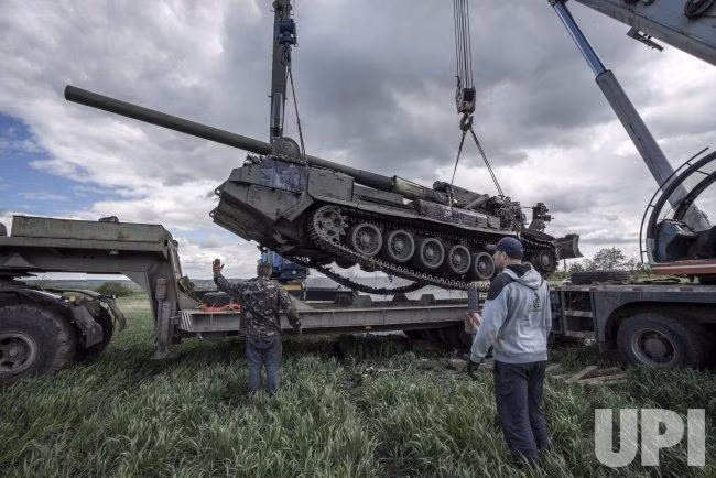 Theo giới chức quân sự Ukraine, đánh giá theo cường độ hỏa lực được ghi nhận trên chiến trường, lượng dự trữ đạn pháo 203 mm của họ là gần như không hạn chế (theo điều kiện hiện nay), cung cấp yểm trợ rất hiệu quả.