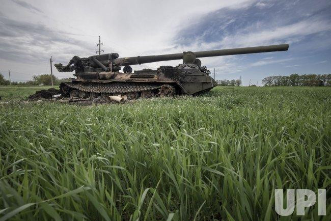 Đi kèm với tuyên bố trên là hình ảnh các binh sĩ Ukraine đang tiến hành công tác sửa chữa và khôi phục hoạt động cho hàng loạt pháo tự hành 2S7 Pion - loại pháo có cỡ nòng lớn nhất trên chiến trường hiện nay.