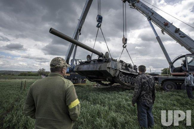 Tài khoản Twitter của Bộ Quốc phòng Ukraine đã đăng một loạt hình ảnh mô tả công việc của Lực lượng Hậu cần với chú thích: "Chúng ta thường nghe về những vũ khí có vẻ mạnh của Quân đội Nga, nhưng đừng quên rằng Ukraine cũng có kho vũ khí đáng kể của Liên Xô".