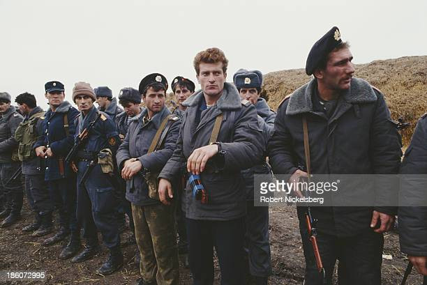 Cùng trong năm 1992, Nga hỗ trợ quân sự cho Bắc Ossetia đối đầu với lực lượng dân quân Ingush. Phần thắng của cuộc xung đột một lần nữa thuộc về Nga, với việc những người Ingush bị trục xuất.