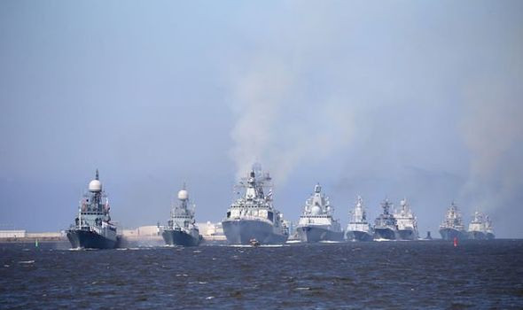 Cựu tổng tham mưu trưởng Hải quân Nga, đô đốc Valentin Selivanov cho biết: “Trong tương lai, Tuyến đường biển phương Bắc sẽ hoạt động 24/24. Tàu bè nước ngoài, đặc biệt là tàu quân sự sẽ không được phép qua đây nếu không được sự đồng ý của Nga. Mỹ và phương Tây rất không hài lòng ở điểm này và sẽ có những hoạt động gây hấn ở Bắc cực, như đã từng làm ở Biển Đen và ở Thái Bình Dương. Để điều này không xảy ra, chúng ta phải có biện pháp tăng cường phòng thủ.