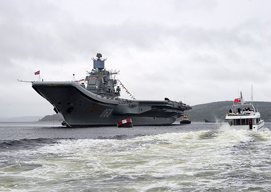 …Tuyến đường biển phương Bắc sẽ mang lại cho Nga những lợi ích không nhỏ. Đó là lưu thông hàng hóa, năng lượng, đó là những dự án dầu khí ở Sakhalin. Vấn đề Bắc cực phải được giải quyết dứt điểm. Quan điểm chính trị và lợi ích kinh tế chỉ có thể khẳng định bằng sức mạnh quân sự”.