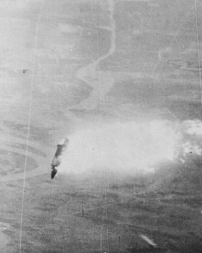 Trong trận 12 ngày đêm trên bầu trời Hà Nội, tên lửa SAM-2 của Việt Nam đã hạ tới 27 máy bay B-52, tuy nhiên phía Mỹ chỉ công nhận bị mất 15 chiếc, số còn lại rơi ngoài lãnh thổ Việt Nam hoặc về được sân bay nhưng sau đó hỏng nặng không thể tiếp tục sử dụng được Không quân Mỹ vẫn tính là... nghỉ hưu do tai nạn.