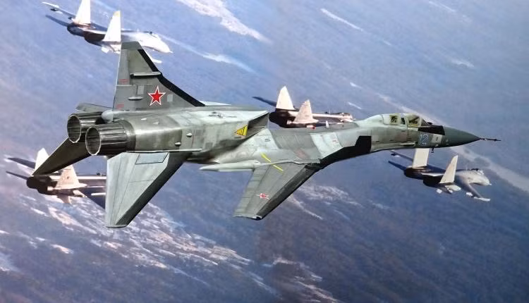 X-15 có thể được phân loại là một máy bay tên lửa, trong khi tàu con thoi là một tàu lượn với các tên lửa đẩy khổng lồ. Chúng không thích hợp cho vai trò tiêm kích bởi máy bay chiến đấu phải cơ động tốt trong tầng thấp của khí quyển và gần không gian.