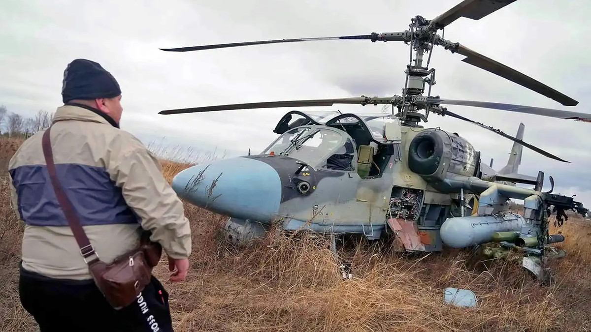 Và khi hoạt động ở độ cao thấp, binh lính dưới mặt đất cũng không cần tới radar, chỉ cần mắt và tai để phát hiện mục tiêu, trước khi tung một đòn quyết định.