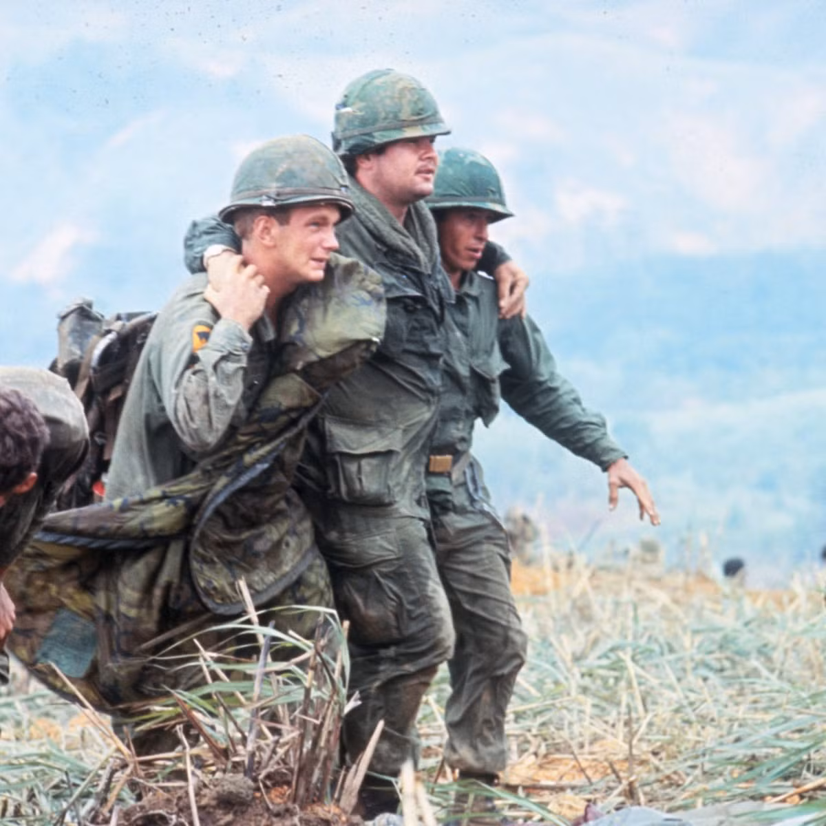 Chiến tranh Việt Nam là cuộc xung đột đầu tiên của Mỹ, chứng kiến tỷ lệ lính chiến/lính hậu cần bị lật ngược. Tùy theo từng nguồn tài liệu, tỷ lệ này của Mỹ ở Việt Nam là 1/4, 1/10 hoặc 1/11.