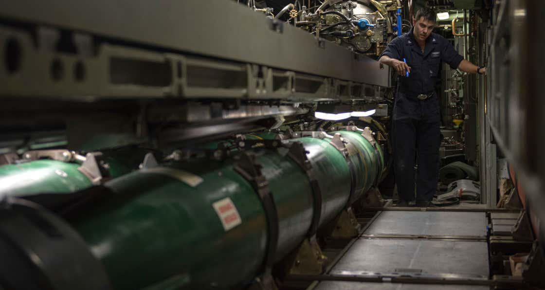 Virginia cũng là lớp tàu ngầm đầu tiên của Hải quân Mỹ được thiết kế với khả năng tiếp nhận hoặc triển khai 9 lính đặc nhiệm hải quân SEAL trong khi tàu vẫn đang ở chế độ lặn.