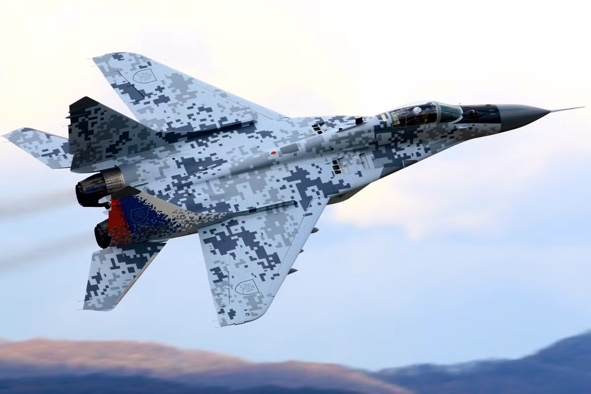 Nhiều quốc gia thuộc Liên Xô cũ trước đây, cũng lựa chọn MiG-29 làm tiêm kích chủ lực trong lực lượng, vì chúng có giá thành rẻ, dễ bảo trì, lại không yêu cầu kỹ thuật quá cao như máy bay chuẩn châu Âu.