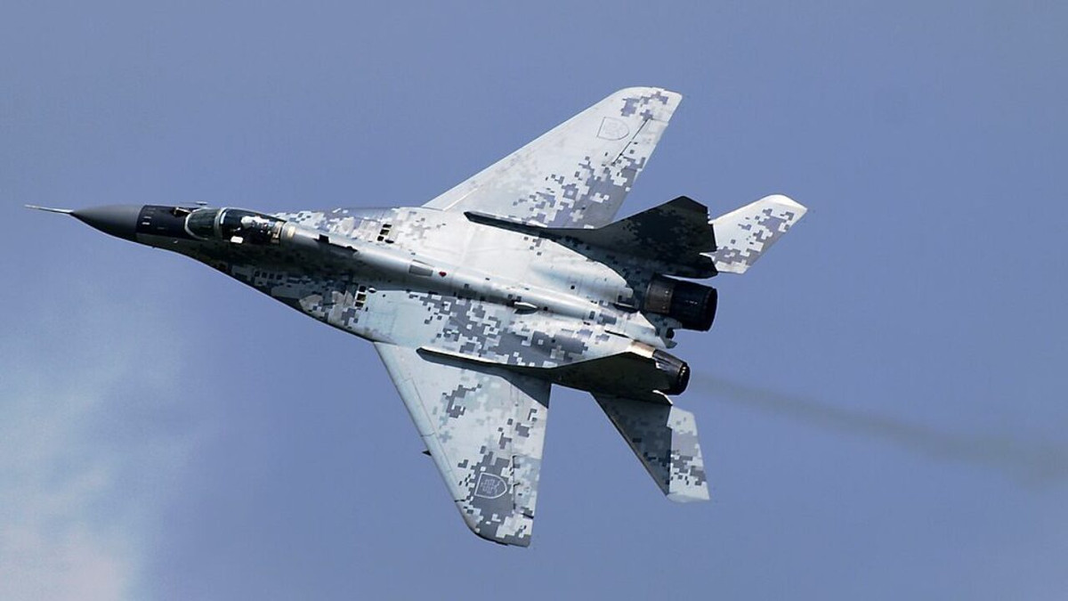 Tuy nhiên MiG-29 không nằm im chờ chết, các nhà lãnh đạo công ty MiG đã thực hiện nhiều cải tiến, để MiG-29 có thể đáp ứng yêu cầu khách hàng. Đáng chú ý nhất là phiên bản cải tiến MiG-29M, biểu tượng cho sự vươn lên của MiG-29, trong thời kỳ suy thoái sau khi Liên Xô tan rã.