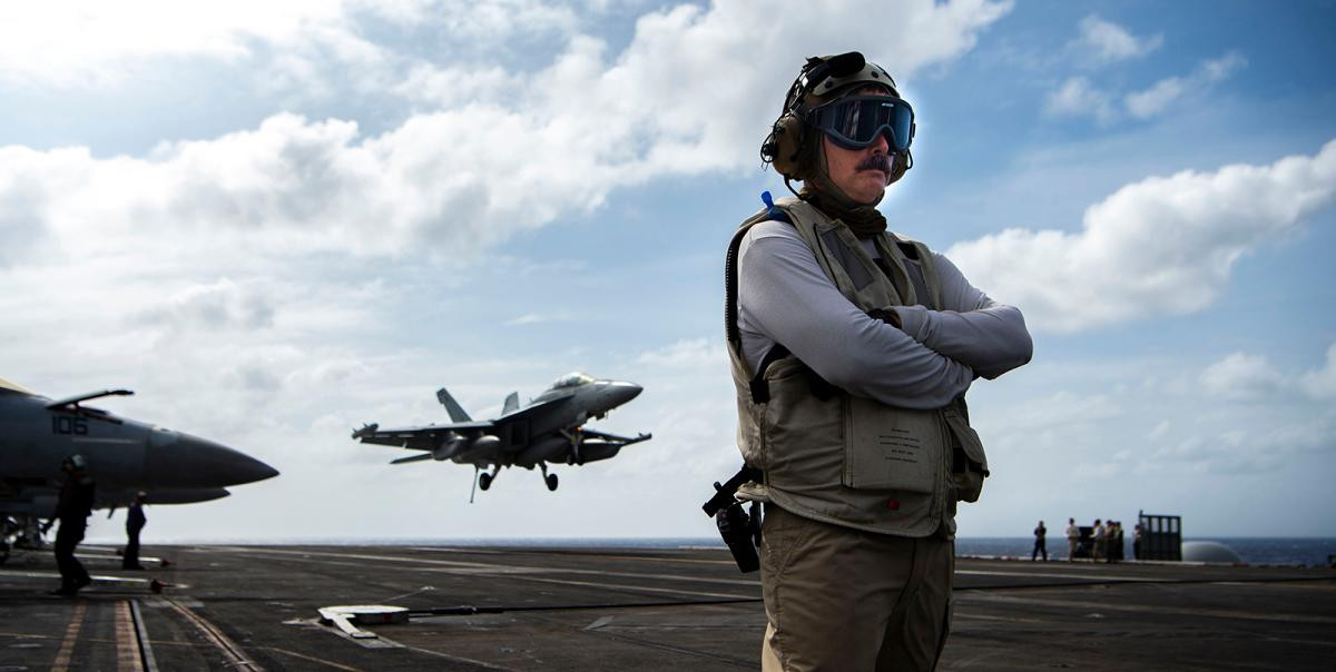 Cụ thể phần cánh của F-35C lớn hơn và những thiết bị hỗ trợ hạ cánh khiến nó cơ động và linh hoạt hơn những phiên bản khác.