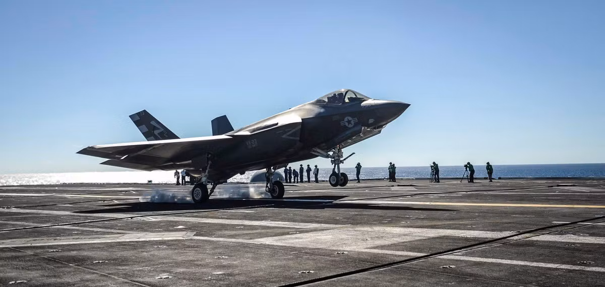 F-35C cùng với F/A-18E/F Super Hornet sẽ tạo thành cặp đôi tiêm kích hạm mạnh nhất thế giới của Hải quân Mỹ.