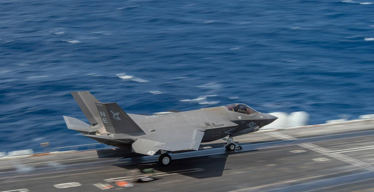 Hải quân Mỹ cho biết nhóm tác chiến tàu sân bay USS Carl Vinson được triển khai đến khu vực phụ trách của Hạm đội 7 nhằm tăng cường khả năng phối hợp với đồng minh, đồng thời hoạt động với tư cách lực lượng sẵn sàng ứng phó nhằm ủng hộ một Ấn Độ Dương - Thái Bình Dương tự do và rộng mở.