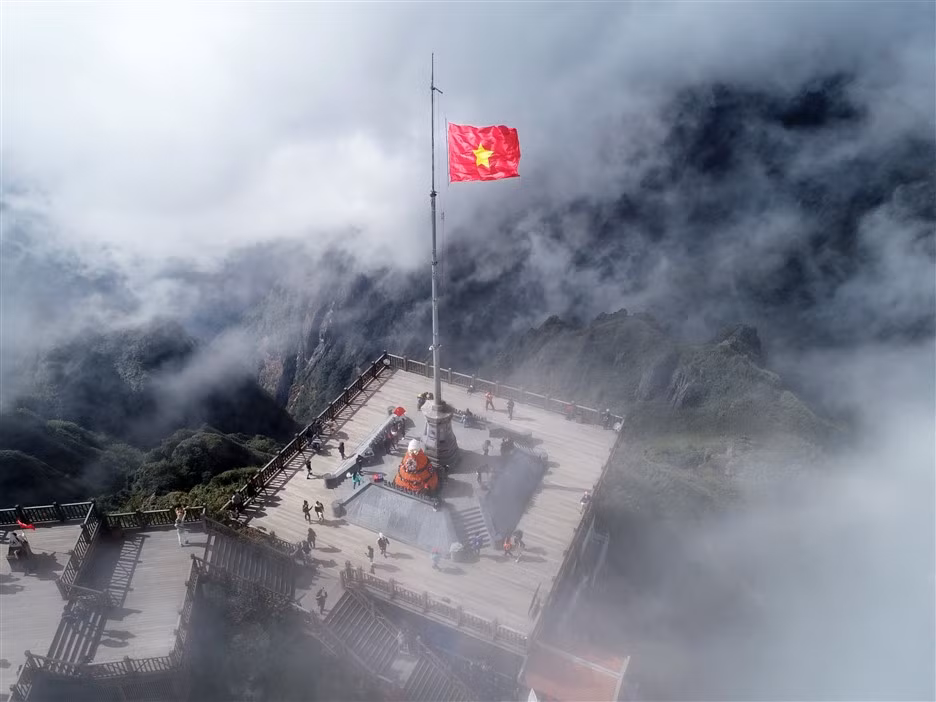 Sun World Fansipan Legend don Phat tu, du khach du xuan Tet Nham Dan-Hinh-2