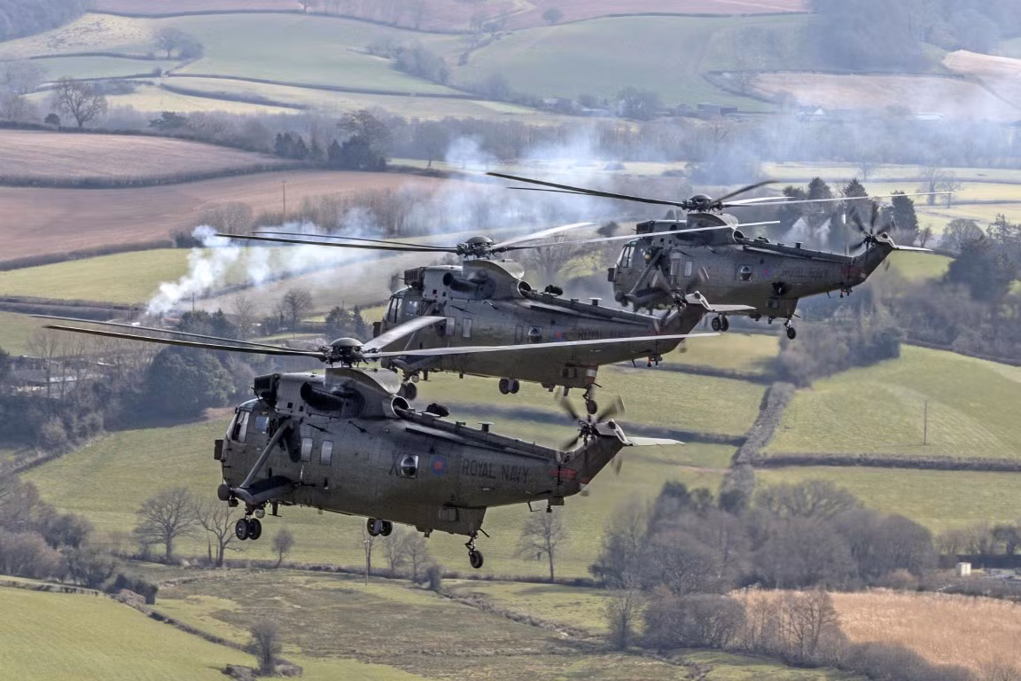 Tạp chí Quốc phòng Ukraine cho biết, Bộ trưởng Quốc phòng Anh Ben Wallace vừa xác nhận, quốc gia này sẽ viện trợ cho Ukraine một loạt các trực thăng đa dụng Sea King trong thời gian tới.