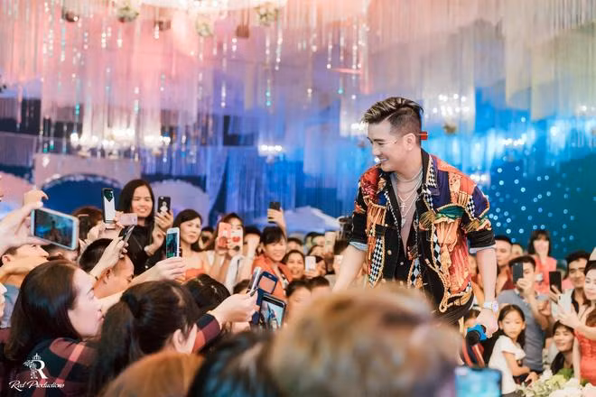 Sao hang A chang ngai hat dam cuoi: Cat-xe ai dinh chop?-Hinh-7