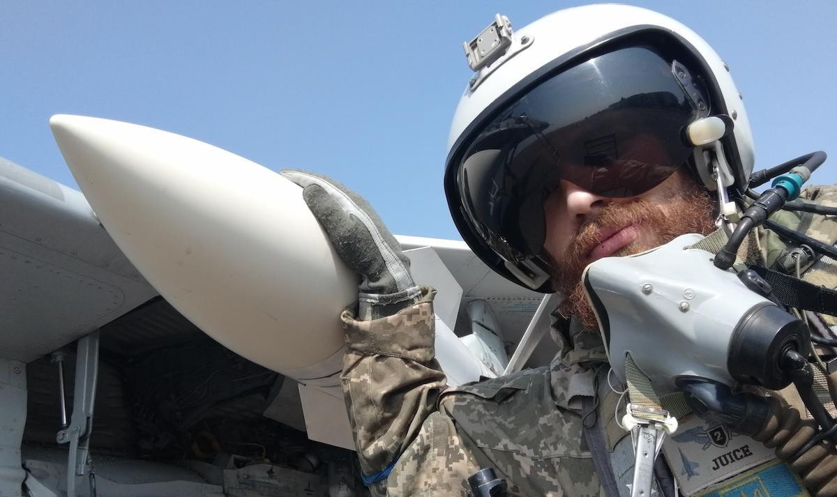 Su-27 và các biến thể của nó có thể thực hiện hầu hết các nhiệm vụ chiến đấu từ tiêm kích đến cường kích.