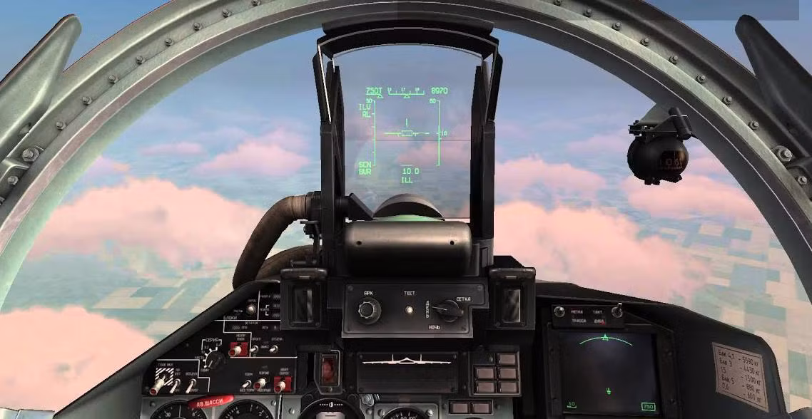 Hỗ trợ cho việc tiêu diệt mục tiêu là hệ thống radar và hệ thống cảnh báo sớm. Radar của Su-27 đảm bảo phát hiện các mục tiêu trên không, trên mặt đất và trên biển trong bán kính 100 km.