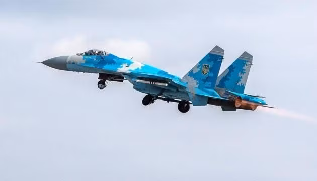 Được biết, sau khi Liên Xô tan rã, Ukraine sở hữu một lực lượng không quân hùng mạnh với 4 tập đoàn quân Không quân và 1 tập đoàn quân Phòng không