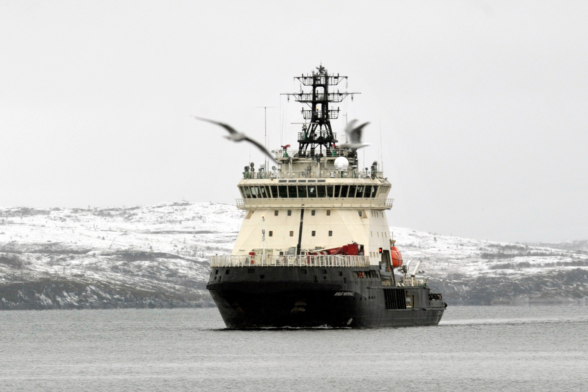 Các chuyên gia cho biết: Tàu Evpaty Kolorat là tàu phá băng đa năng, có thể vừa thực hiện nhiệm vụ hỗ trợ về hậu cần - kỹ thuật, vừa thực hiện tuần tra, vừa thực hiện hoạt động hộ tống cho các tàu chiến của Hải quân Nga.