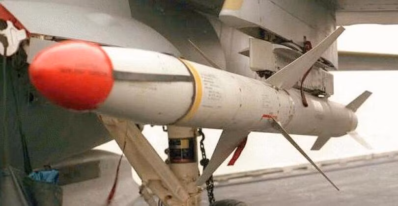 Cụ thể, Ukraine từ xưa tới nay chưa từng sở hữu tiêm kích Mỹ, trong khi tên lửa AGM-88 HARM được nhà sản xuất công bố, chỉ phù hợp với các loại F-15E, F-16, F/A-18 cùng với một vài loại tiêm kích của châu Âu.