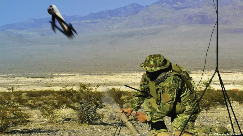 Các phương tiện dẫn đường công nghệ cao ở chế độ tự hành được cho là khá đắt, ngoài ra lại dễ bị đánh chặn. Nên sẽ hiệu quả hơn nhiều nếu vũ khí này được lắp đặt đầu dò ảnh nhiệt có điều kiện, với khả năng nhận dạng mục tiêu trên mặt đất.