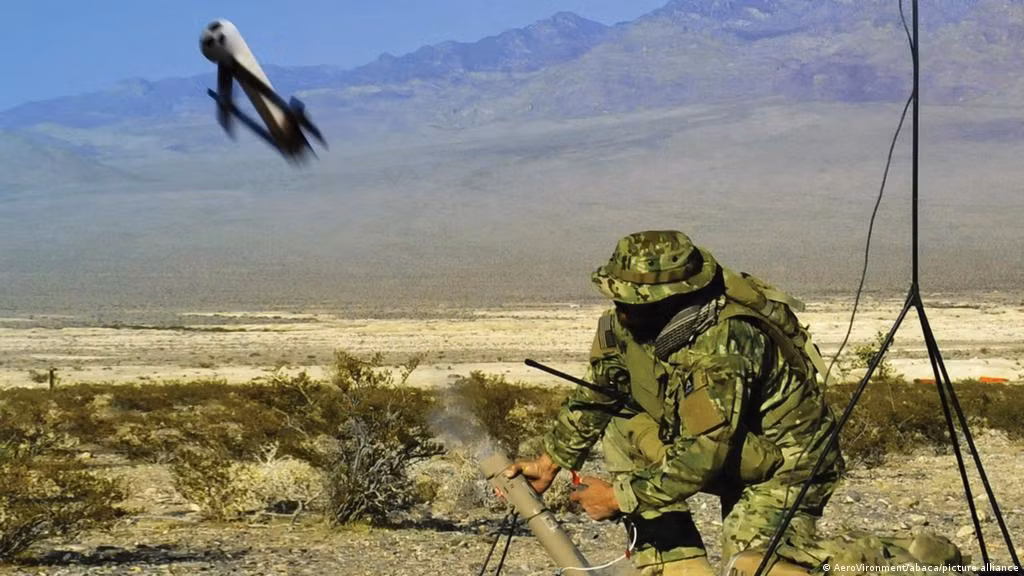 Các phương tiện dẫn đường công nghệ cao ở chế độ tự hành được cho là khá đắt, ngoài ra lại dễ bị đánh chặn. Nên sẽ hiệu quả hơn nhiều nếu vũ khí này được lắp đặt đầu dò ảnh nhiệt có điều kiện, với khả năng nhận dạng mục tiêu trên mặt đất.