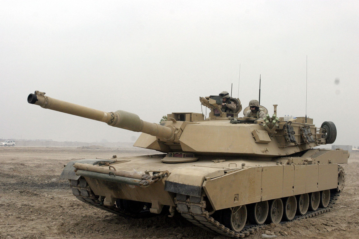Tuy nhiên, việc Mỹ viện trợ xe tăng M1A1 Abrams cho Ukraine, vẫn khiến nhiều người phải hoài nghi, khi mà chiến trường Ukraine vốn nổi tiếng với việc triệt hạ xe tăng của các bên tham chiến.