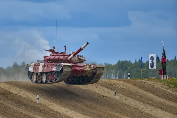 Được mệnh danh là "xe đua mang lớp vỏ xe tăng", T-72B3 được coi là loại xe tăng chủ lực có khả năng cơ động nhanh nhẹn bậc nhất hiện nay.