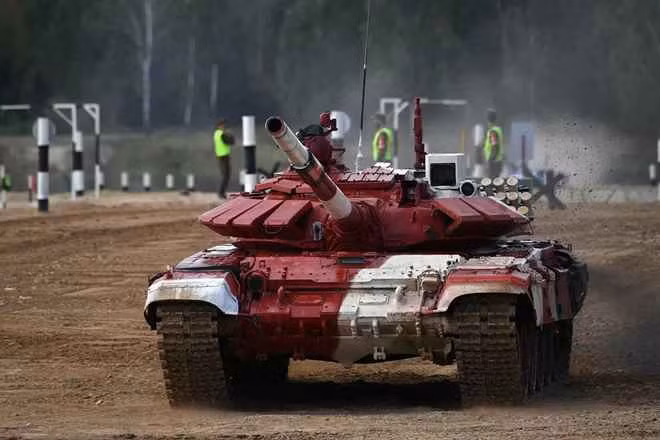 Phiên bản xe tăng chủ lực T-72B3 được chủ nhà Nga cho các nước tham gia Tank Biathlon 2022 mượn, là phiên bản nâng cấp mới nhất, có trọng tâm xe thấp hơn, động cơ và hộp số cải tiến, cho phép cỗ xe tăng này phóng đi với tốc độ cao hơn.