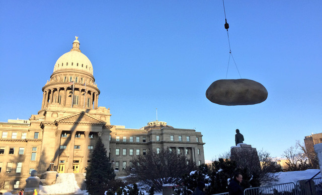 Ở bang Idaho, Mỹ, những củ khoai tây khổng lồ sẽ xuất hiện khắp thành phố. Hình ảnh củ khoai tây được người dân ở đây coi là biểu hiện của điềm lành, no đủ và hạnh phúc.