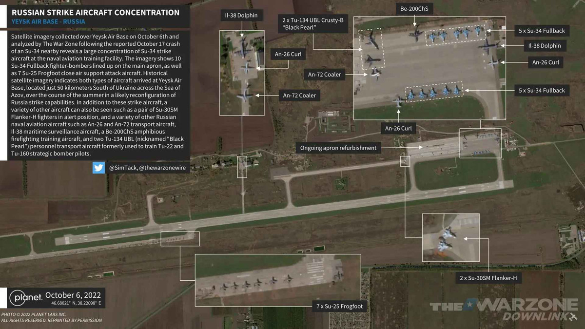 Cũng theo thông tin mới nhất vừa được tờ Drive của Mỹ đăng tải, từ những hình ảnh vệ tinh độ nét cao, có thể thấy sân bay quân sự Yevsk của Nga hiện đang là nơi tập trung số lượng lớn tiêm kích Su-34, với ít nhất 10 chiếc có thể nhìn thấy trong khung hình, ngoài ra còn một loạt các loại máy bay, tiêm kích khác.