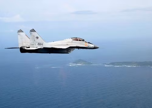 Cho đến thời điểm đó, giới chức quân sự quốc gia Nam Á đã lên kế hoạch tiến hành một loạt các cuộc thử nghiệm với máy bay chiến đấu Rafale trong bản sửa đổi Rafale Maritime (Rafale-M).