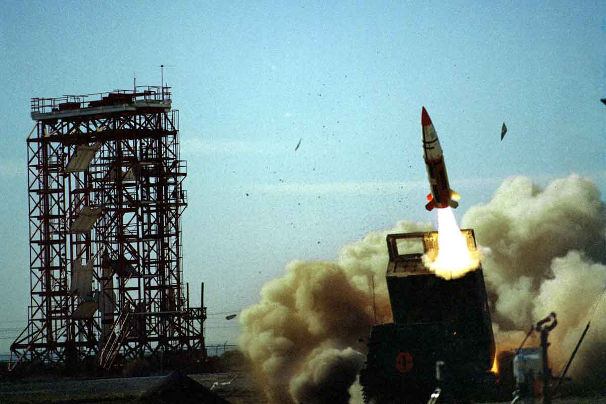 Tuy nhiên, các loại tên lửa chống bức xạ hiện nay, được cho là đều có khả năng "nhớ" mục tiêu, nghĩa nó có thể tìm chính xác vị trí phát ra bức xạ ngay cả khi hệ thống radar đó đã được tắt đi.