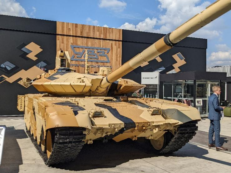 Đặc biệt nếu sử dụng động cơ V-92S2F công suất 1.130 mã lực, xe tăng sẽ có khả năng cơ động cao hơn nhiều, trong khi tiêu thụ nhiên liệu ít cũng như nhu cầu bảo dưỡng thấp hơn so với xe tăng M1A1 Abrams mà Ai Cập hiện đang sử dụng.