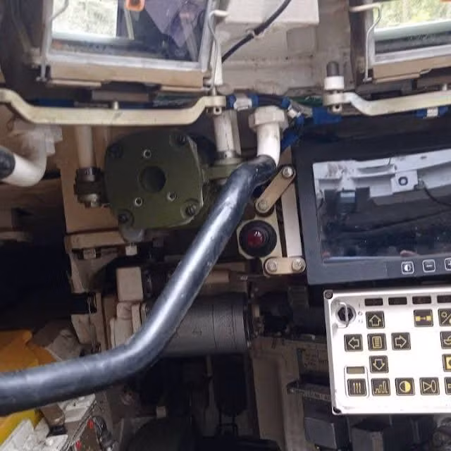 Một loạt các trang bị, nâng cấp cải tiến trên T-90M có thể kể tới bao gồm hệ thống kiểm soát hỏa lực kiểu mới, hệ thống nhìn đêm, máy tính toán đường đạn,...