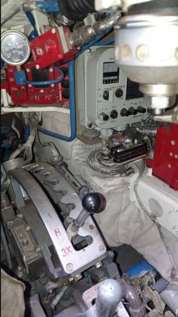 Dù mới được nâng cấp cách đây không lâu, nhưng xe tăng chủ lực T-90M của Nga vẫn sử dụng hộp số sàn với 7 cấp số tiến.