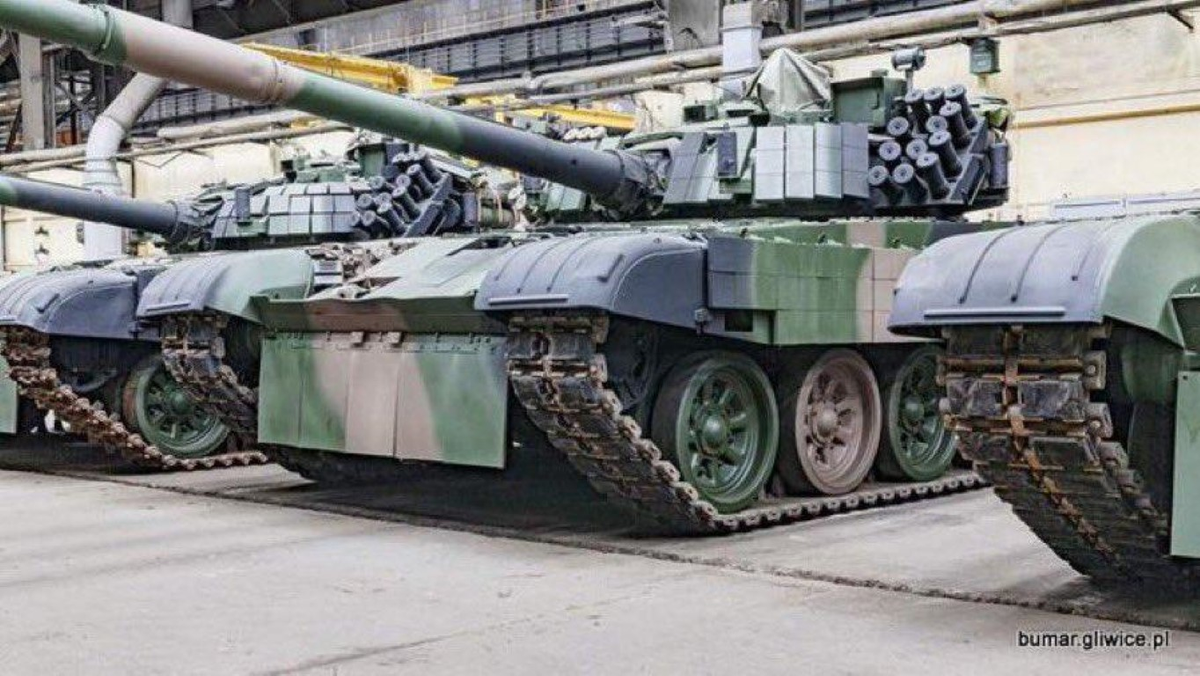 Nếu tính cả 200 xe tăng T-72M1 mà Ba Lan đã chuyển giao trước đó, Warsaw sẽ cung cấp cho Ukraine tới hơn 400 chiến xa các loại, tương đương 40% lực lượng thiết giáp của mình.