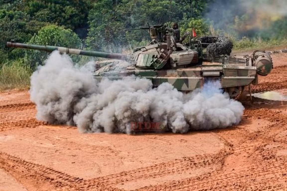 Thông số kỹ thuật cơ bản của PT-91 Twardy: trọng lượng 45,3 tấn; chiều dài thân xe 6,86 m (9,53 m với pháo quay về phía trước); chiều rộng 3,59 m; chiều cao 2,19 m.